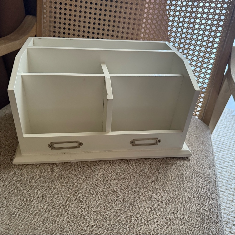 William Sonoma Hold Everything letter folder desktop organizer